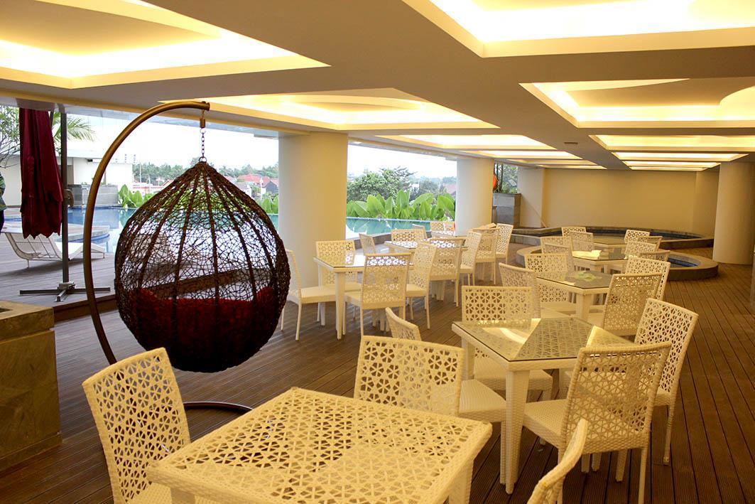 The Alana Yogyakarta Hotel And Convention Center Sleman  Exterior foto