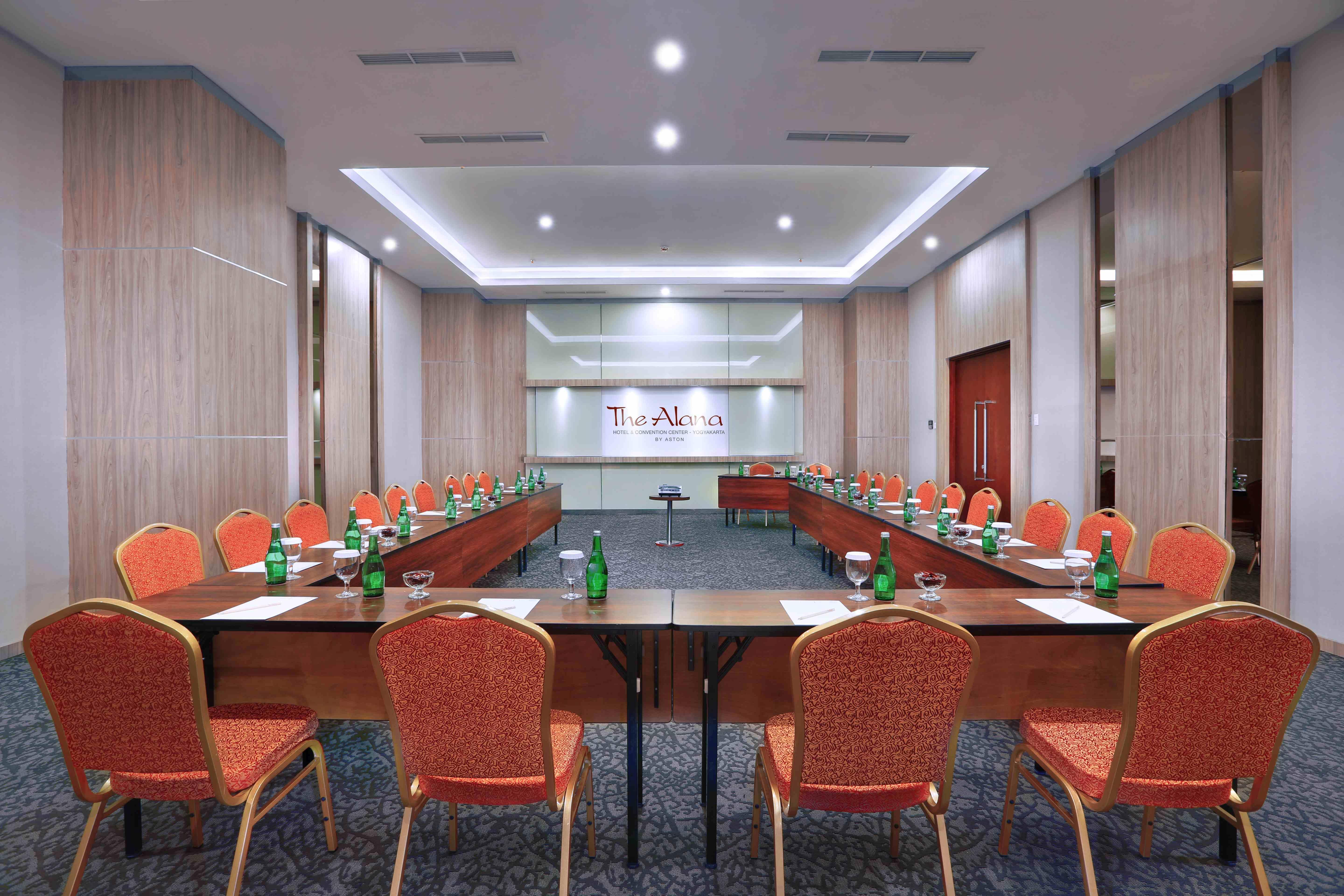The Alana Yogyakarta Hotel And Convention Center Sleman  Exterior foto