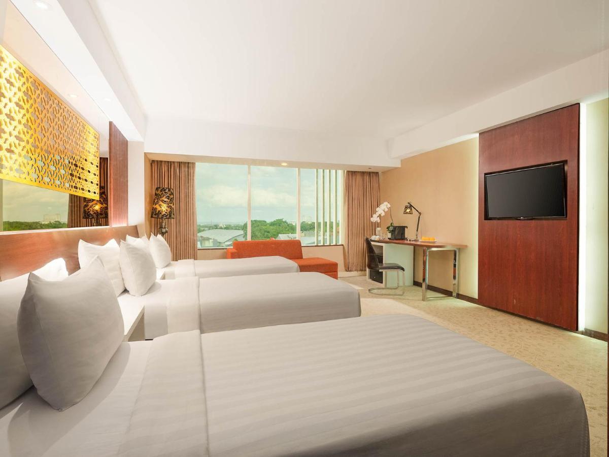 The Alana Yogyakarta Hotel And Convention Center Sleman  Exterior foto