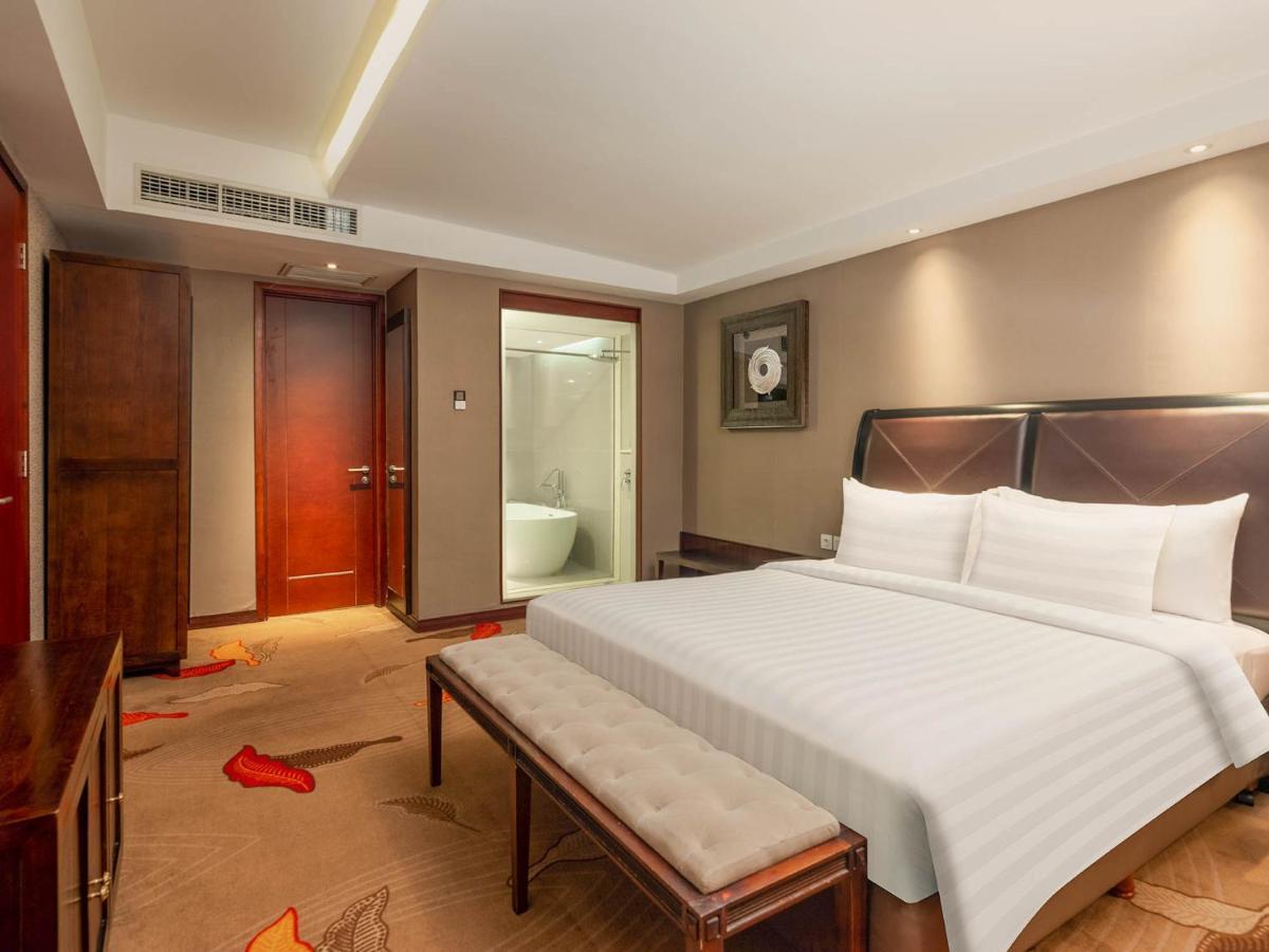 The Alana Yogyakarta Hotel And Convention Center Sleman  Exterior foto