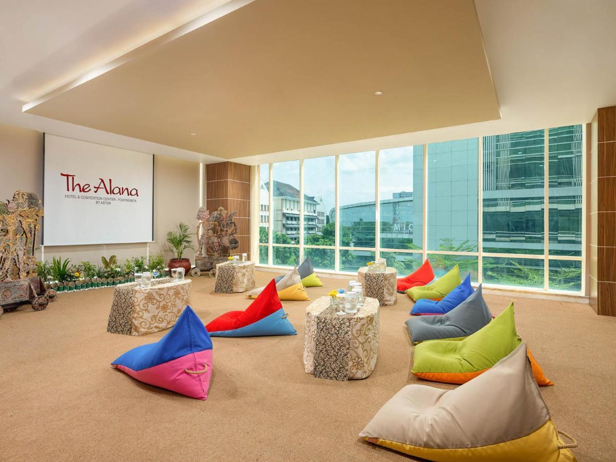The Alana Yogyakarta Hotel And Convention Center Sleman  Exterior foto