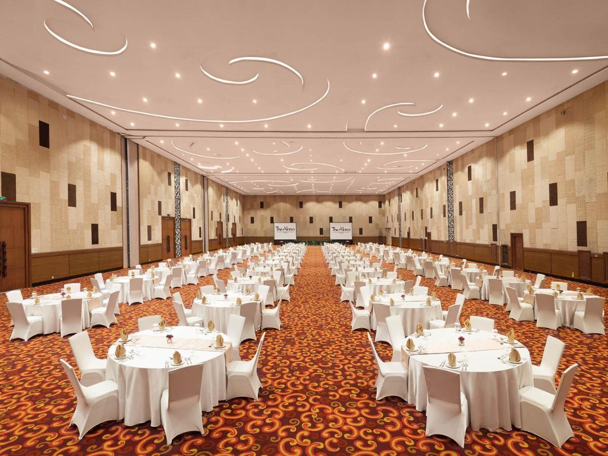 The Alana Yogyakarta Hotel And Convention Center Sleman  Exterior foto