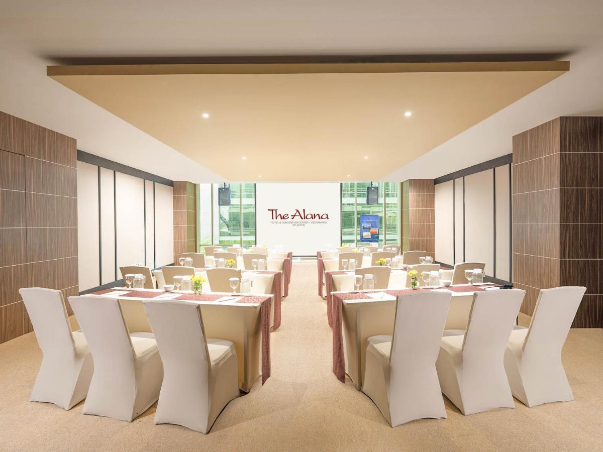 The Alana Yogyakarta Hotel And Convention Center Sleman  Exterior foto