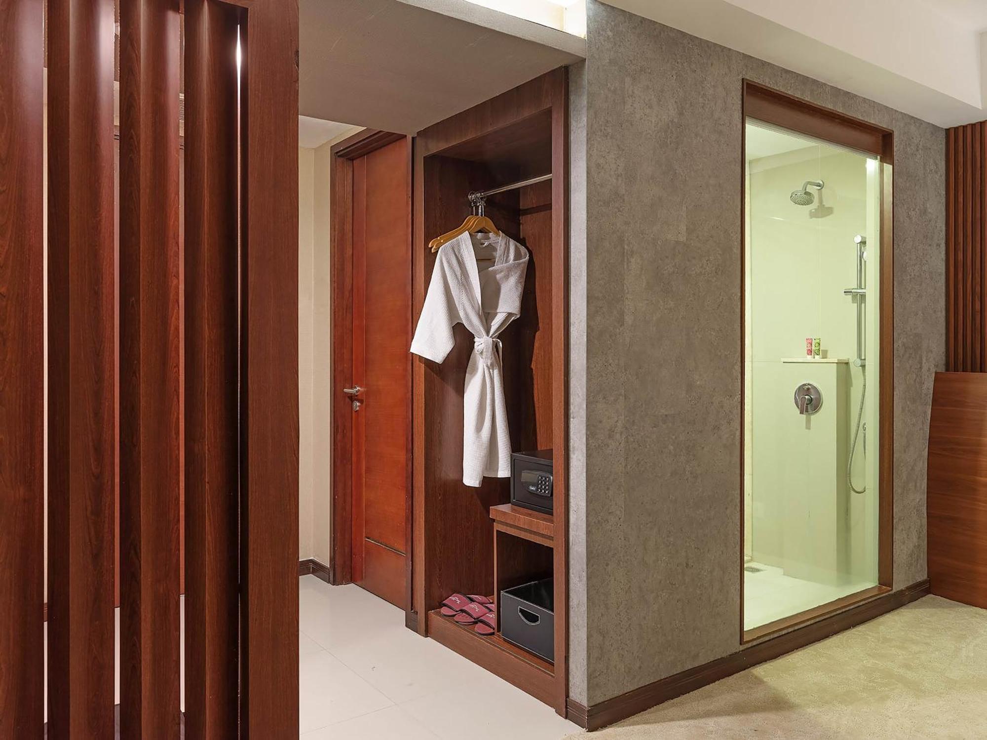The Alana Yogyakarta Hotel And Convention Center Sleman  Exterior foto