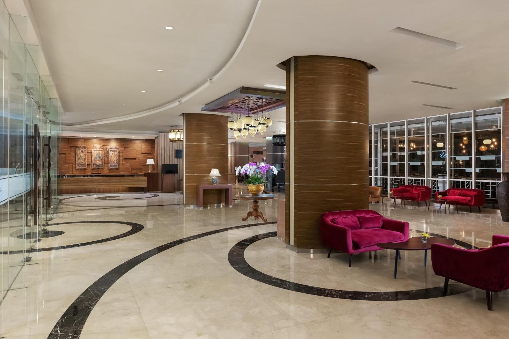 The Alana Yogyakarta Hotel And Convention Center Sleman  Exterior foto