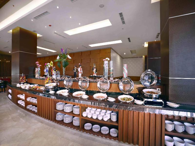 The Alana Yogyakarta Hotel And Convention Center Sleman  Exterior foto